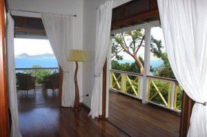 Access onto the verandah through 18’ of opening glass doors